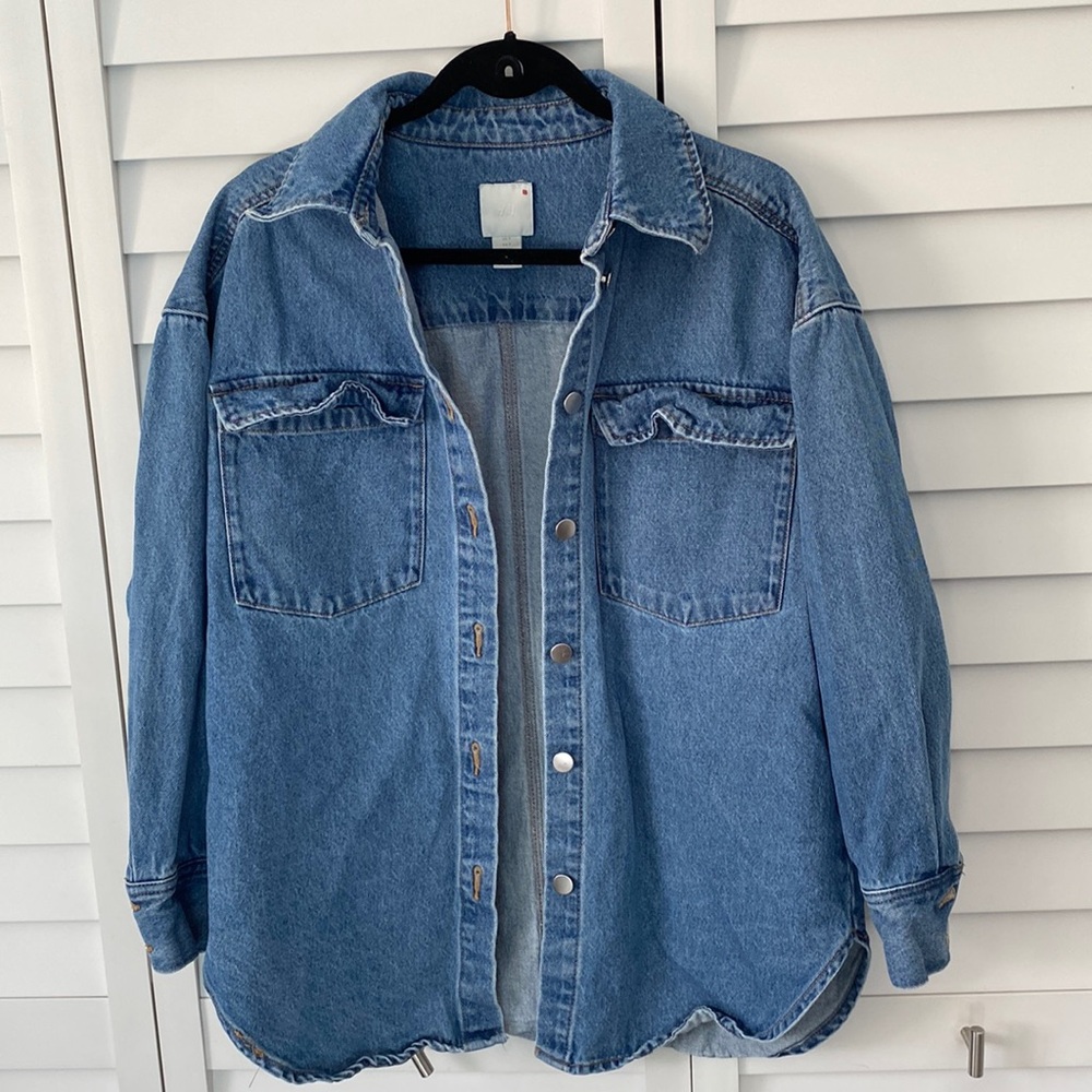 H&M Oversized Collared Denim Jacket Size Small
